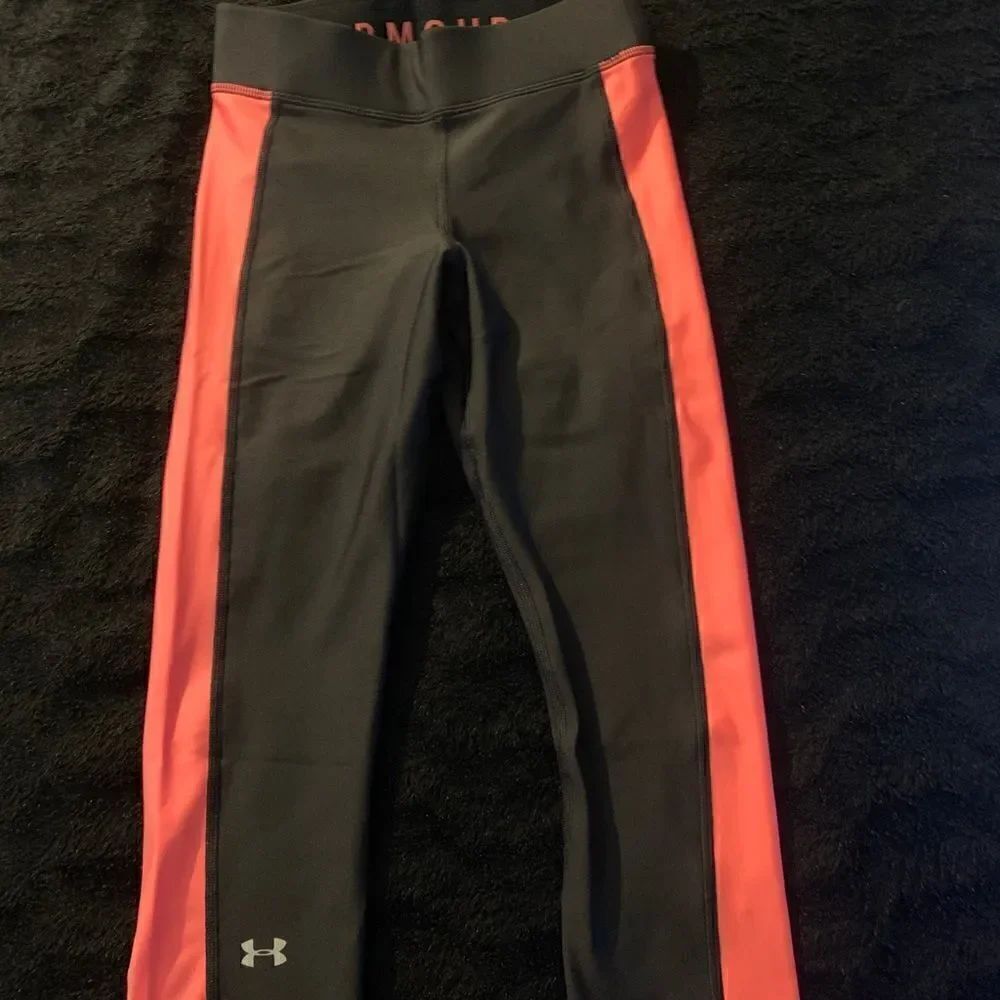 Under-Armour Women's HeatGear Armour Capri pants